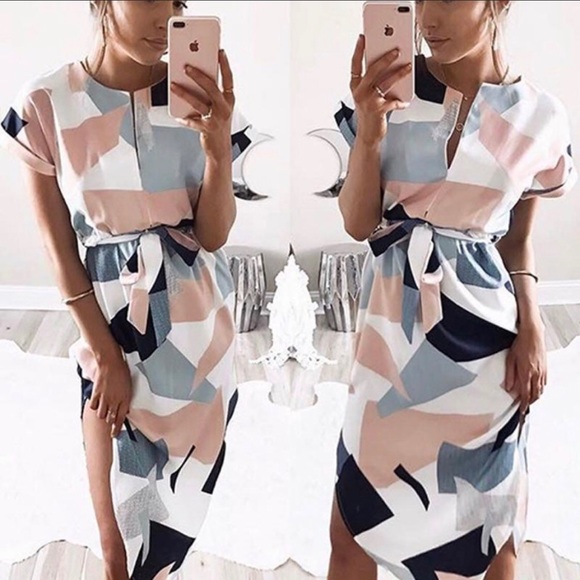 Dresses & Skirts - Boutique Geometric Print Midi Dress NWOT